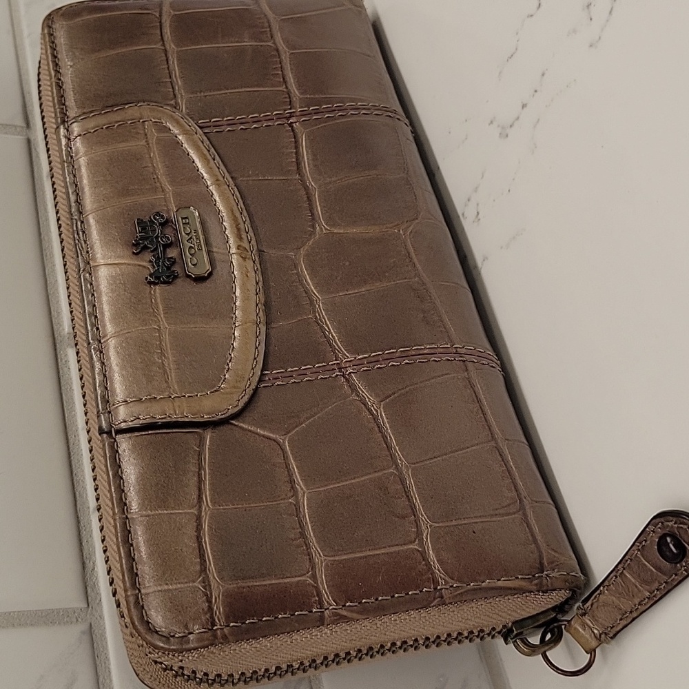 Coach Wallet Crocodile Embossed Light Brown/Tan
